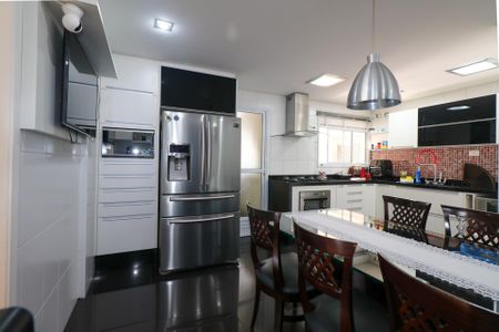 Apartamento à venda com 172m², 4 quartos e 4 vagasCozinha