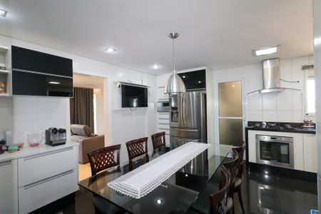 Apartamento à venda com 172m², 4 quartos e 4 vagasCozinha