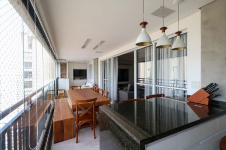 Apartamento à venda com 172m², 4 quartos e 4 vagasVaranda Gourmet