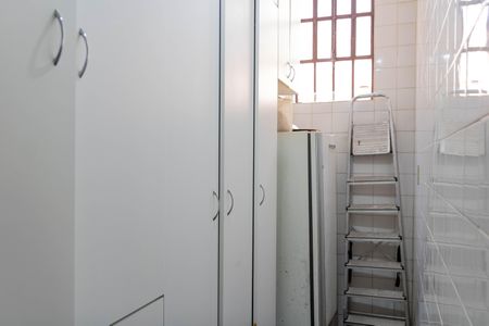 Casa à venda com 354m², 4 quartos e 4 vagasQuarto de Serviço