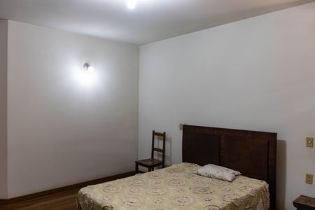 Casa à venda com 354m², 4 quartos e 4 vagasQuarto 1