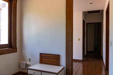 Casa à venda com 354m², 4 quartos e 4 vagasEscritório