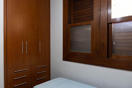 Casa à venda com 354m², 4 quartos e 4 vagasQuarto 4