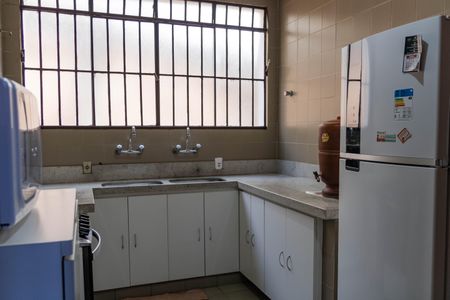 Casa à venda com 354m², 4 quartos e 4 vagasCozinha