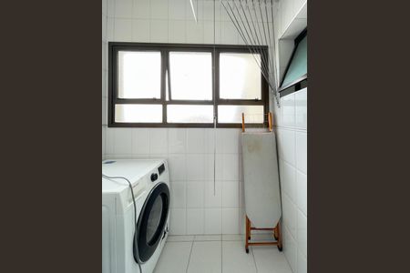 Apartamento à venda com 62m², 3 quartos e 2 vagas Apartamento à venda com 62m², 3 quartos e 2 vagasÁrea de Serviço