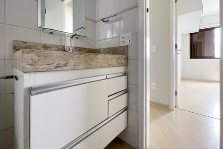 Apartamento à venda com 62m², 3 quartos e 2 vagas Apartamento à venda com 62m², 3 quartos e 2 vagasBanheiro Social