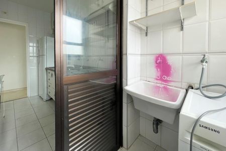 Apartamento à venda com 62m², 3 quartos e 2 vagas Apartamento à venda com 62m², 3 quartos e 2 vagasÁrea de Serviço