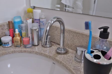 Apartamento à venda com 59m², 2 quartos e 1 vaga Apartamento à venda com 59m², 2 quartos e 1 vagaBanheiro do Quarto 1