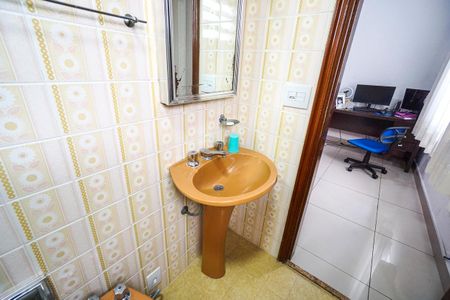 Casa à venda com 160m², 3 quartos e 3 vagasBanheiro da suíte 02