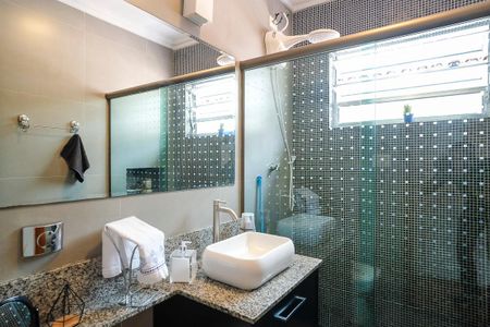 Casa à venda com 140m², 2 quartos e 2 vagasBanheiro