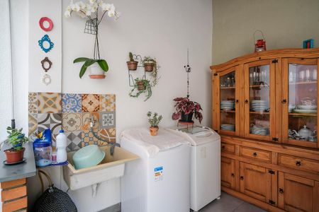 Casa à venda com 140m², 2 quartos e 2 vagasQuintal e área de serviço