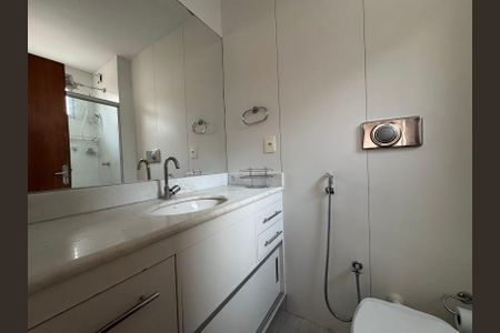 Apartamento à venda com 55m², 2 quartos e 2 vagas Apartamento à venda com 55m², 2 quartos e 2 vagasBanheiro