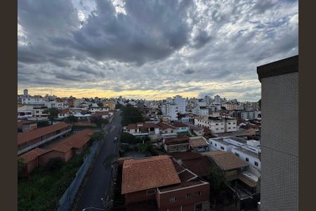 Apartamento à venda com 55m², 2 quartos e 2 vagas Apartamento à venda com 55m², 2 quartos e 2 vagasSala - Vista