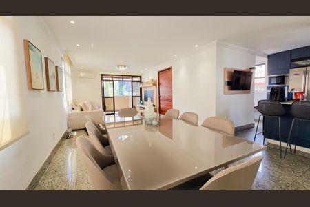 Apartamento à venda com 154m², 4 quartos e 2 vagas Apartamento à venda com 154m², 4 quartos e 2 vagasSala