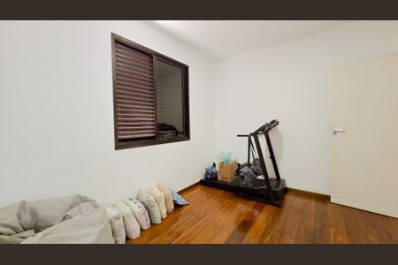 Apartamento à venda com 154m², 4 quartos e 2 vagas Apartamento à venda com 154m², 4 quartos e 2 vagasQuarto 02 - Semi suite