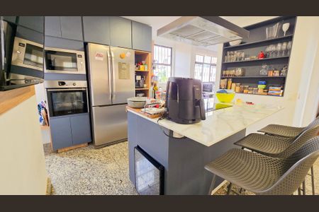 Apartamento à venda com 154m², 4 quartos e 2 vagas Apartamento à venda com 154m², 4 quartos e 2 vagasCozinha