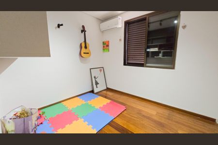 Apartamento à venda com 154m², 4 quartos e 2 vagas Apartamento à venda com 154m², 4 quartos e 2 vagasQuarto 04