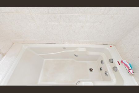 Apartamento à venda com 154m², 4 quartos e 2 vagas Apartamento à venda com 154m², 4 quartos e 2 vagasBanheiro Suite