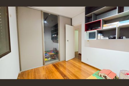 Apartamento à venda com 154m², 4 quartos e 2 vagas Apartamento à venda com 154m², 4 quartos e 2 vagasQuarto 04