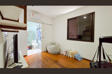 Apartamento à venda com 154m², 4 quartos e 2 vagas Apartamento à venda com 154m², 4 quartos e 2 vagasQuarto 02 - Semi suite