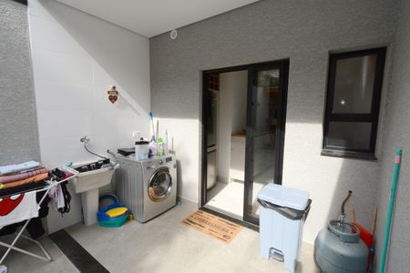 Casa à venda com 110m², 3 quartos e 2 vagasÁrea de Serviço