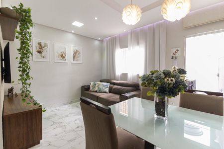 Apartamento à venda com 62m², 2 quartos e 1 vagaSala