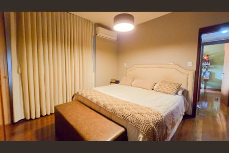 Apartamento à venda com 180m², 4 quartos e 3 vagasQuarto 01 - Suite