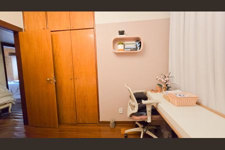 Apartamento à venda com 180m², 4 quartos e 3 vagasQuarto 02