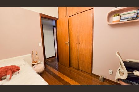 Apartamento à venda com 180m², 4 quartos e 3 vagasQuarto 02