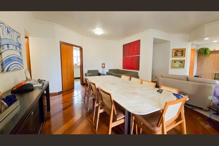 Apartamento à venda com 180m², 4 quartos e 3 vagasSala