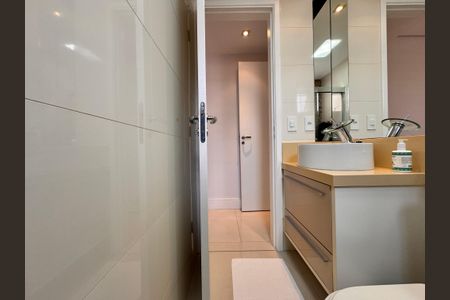 Apartamento à venda com 57m², 2 quartos e 1 vaga Apartamento à venda com 57m², 2 quartos e 1 vagaBanheiro da Suíte