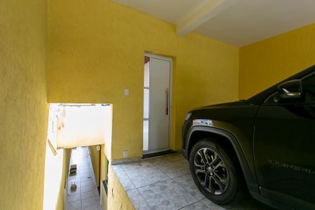 Casa à venda com 120m², 2 quartos e 2 vagas Casa à venda com 120m², 2 quartos e 2 vagasEntrada