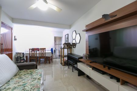 Casa à venda com 120m², 2 quartos e 2 vagas Casa à venda com 120m², 2 quartos e 2 vagasSala