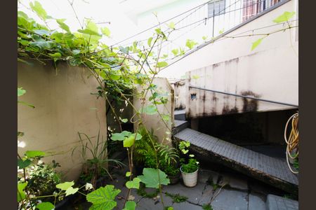 Casa à venda com 81m², 1 quarto e 1 vagaQuintal