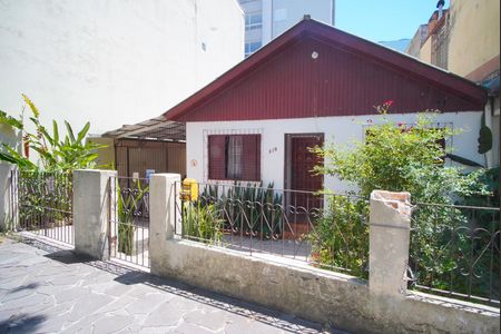 Casa à venda com 230m², 3 quartos e 2 vagasFachada