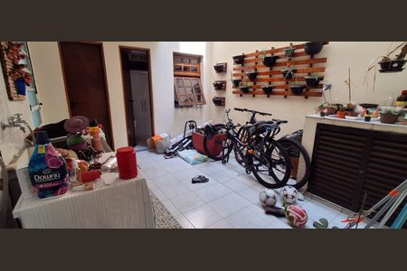 Casa à venda com 225m², 3 quartos e 2 vagas Casa à venda com 225m², 3 quartos e 2 vagasÁrea de Serviço