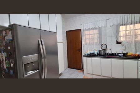 Casa à venda com 225m², 3 quartos e 2 vagas Casa à venda com 225m², 3 quartos e 2 vagasCozinha