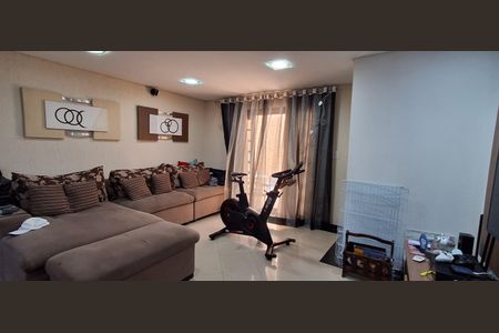 Casa à venda com 225m², 3 quartos e 2 vagas Casa à venda com 225m², 3 quartos e 2 vagasSala