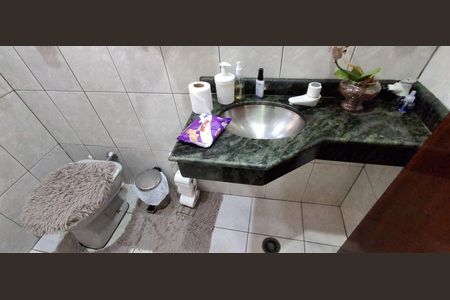 Casa à venda com 225m², 3 quartos e 2 vagas Casa à venda com 225m², 3 quartos e 2 vagasLavabo