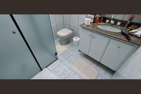 Casa à venda com 225m², 3 quartos e 2 vagas Casa à venda com 225m², 3 quartos e 2 vagasBanheiro Social