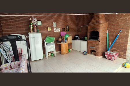 Casa à venda com 225m², 3 quartos e 2 vagas Casa à venda com 225m², 3 quartos e 2 vagasQuintal