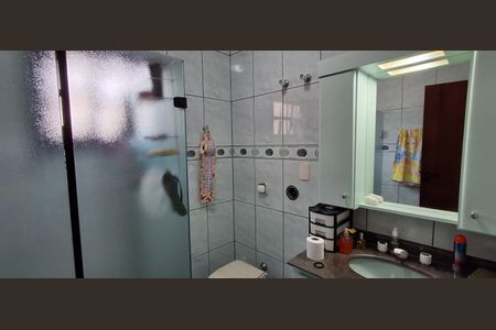 Casa à venda com 225m², 3 quartos e 2 vagas Casa à venda com 225m², 3 quartos e 2 vagasBanheiro Social