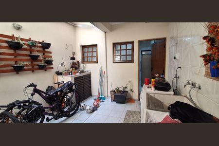 Casa à venda com 225m², 3 quartos e 2 vagas Casa à venda com 225m², 3 quartos e 2 vagasÁrea de Serviço