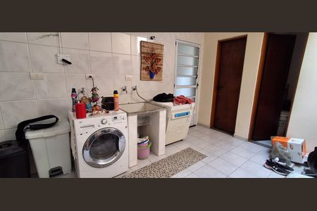 Casa à venda com 225m², 3 quartos e 2 vagas Casa à venda com 225m², 3 quartos e 2 vagasÁrea de Serviço