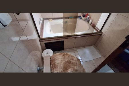 Casa à venda com 225m², 3 quartos e 2 vagas Casa à venda com 225m², 3 quartos e 2 vagasBanheiro Suíte