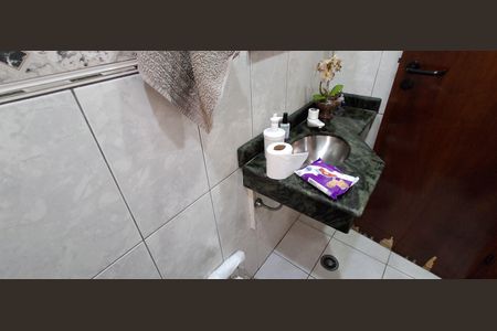 Casa à venda com 225m², 3 quartos e 2 vagas Casa à venda com 225m², 3 quartos e 2 vagasLavabo