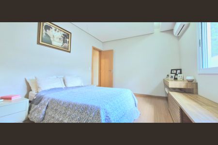 Casa de condomínio à venda com 265m², 5 quartos e 4 vagas Casa de condomínio à venda com 265m², 5 quartos e 4 vagas Quarto 4