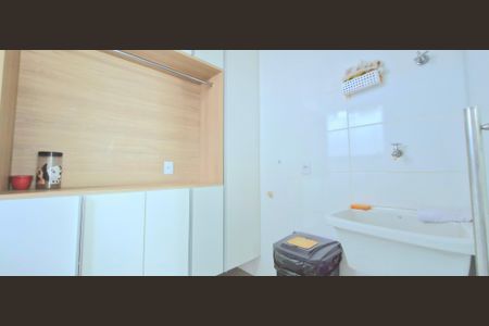 Casa de condomínio à venda com 265m², 5 quartos e 4 vagas Casa de condomínio à venda com 265m², 5 quartos e 4 vagasBanheiro