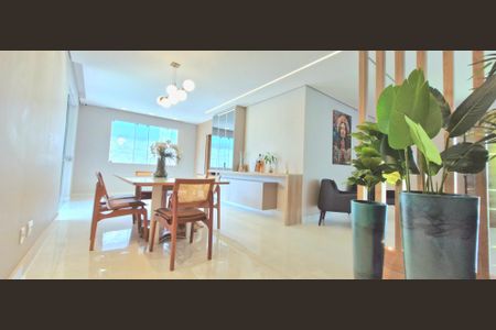 Casa de condomínio à venda com 265m², 5 quartos e 4 vagas Casa de condomínio à venda com 265m², 5 quartos e 4 vagasSala de Jantar