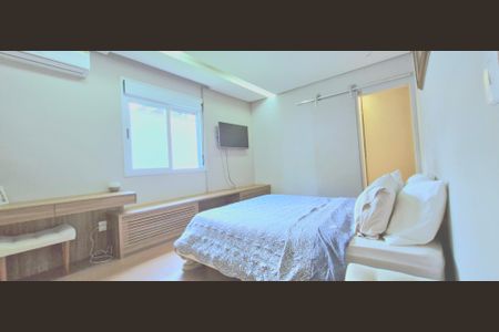 Casa de condomínio à venda com 265m², 5 quartos e 4 vagas Casa de condomínio à venda com 265m², 5 quartos e 4 vagas Quarto 4